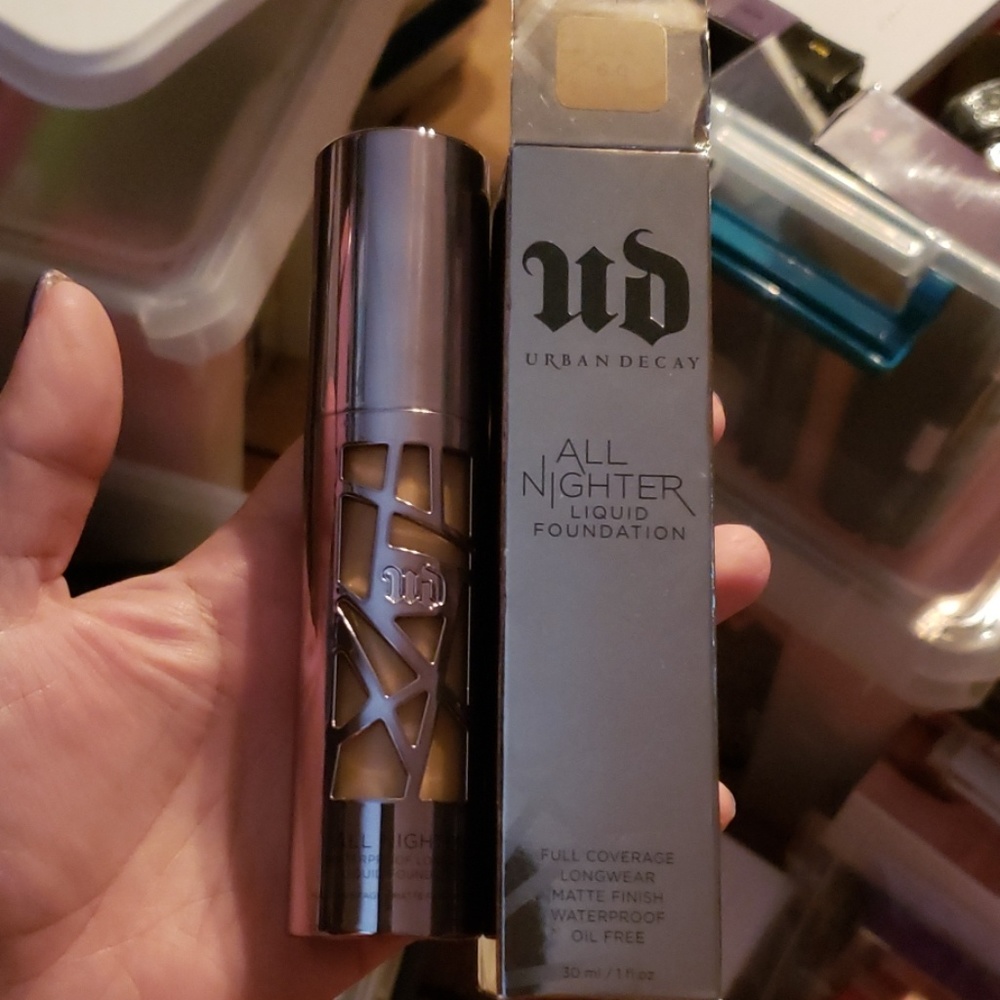 New in box UD All Nighter shade 6.0